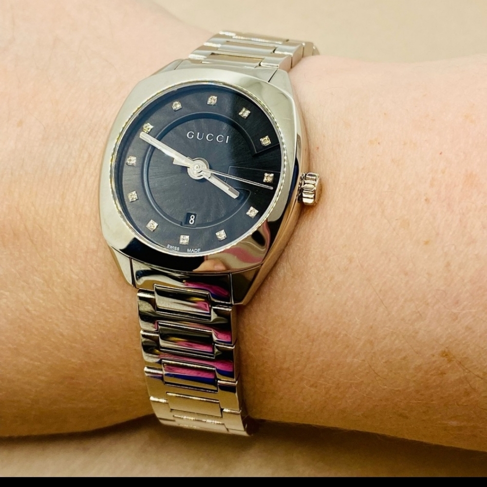 SALE! GUCCI DIAMOND 💎 LUXURY WATCH..Black Face w/ Diamonds as markers - Picture 7 of 10